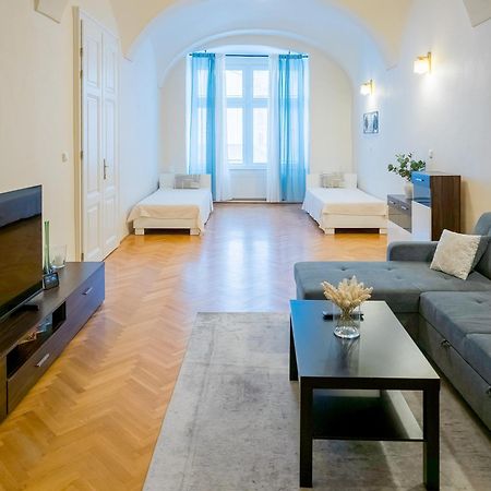 Luxury Vincents Apartments Košice Buitenkant foto